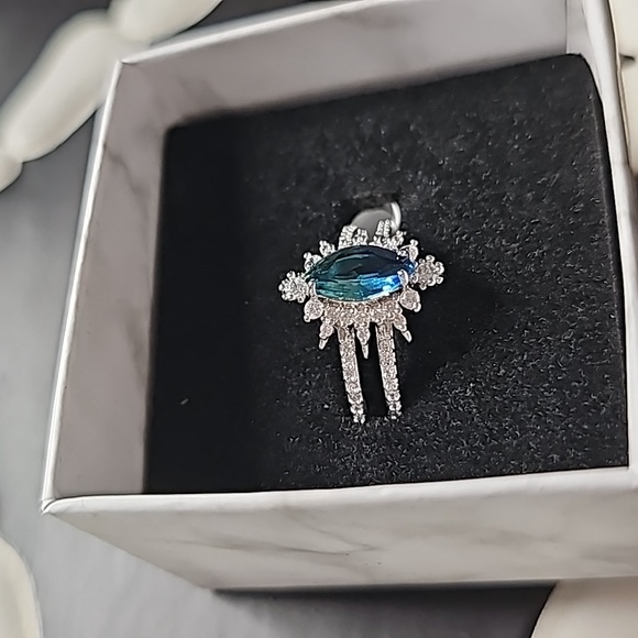 Ring - Picture 3 of 3